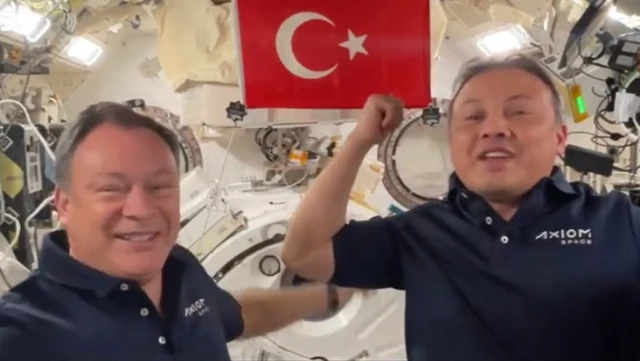 İlk Türk Astronot Alper Gezeravcı uzaya hangi özel eşyaları götürdü? Yanıtı bir kez daha gururlandırdı