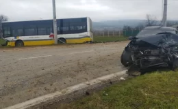 Bursa’da Halk Otobüsü ile Otomobil Çarpıştı: 1 Ölü, 8 Yaralı