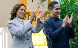 ABD Başkan Yardımcısı Kamala Harris, Porto Riko ziyaretinde tempo tuttuğu şarkının sözlerini öğrenince alkışlamayı kesti