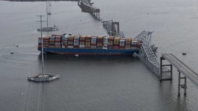 ABD’de geminin çarpmasıyla yıkılan köprüden nehre düşen 2 kişinin cesedi bulundu