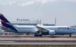 Avustralya-Yeni Zelanda seferini yapan yolcu uçağı irtifa kaybı yaşadı: En az 50 kişi yaralandı