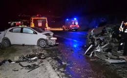 Gaziantep’te kafa kafaya çarpışan otomobillerde 2 kişi hayatını kaybetti, 6 kişi yaralandı