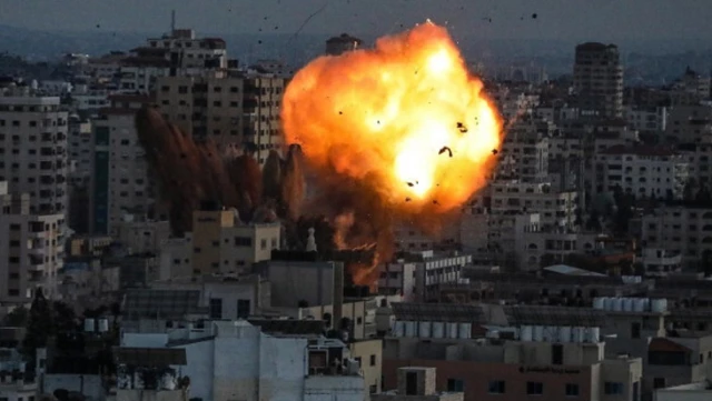 İsrail Gazze’de evi bombaladı: 27 Filistinli can verdi