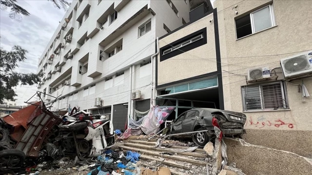 İsrail ordusu, Şifa Hastanesi’ndeki bir binayı havaya uçurdu