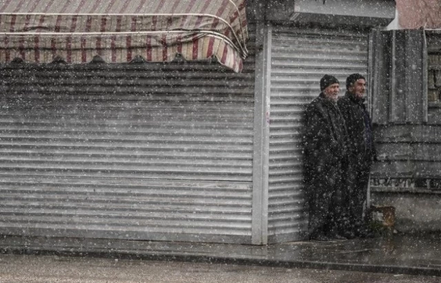 Meteoroloji’nin uyarılarının ardından Ankara’da kar yağışı başladı