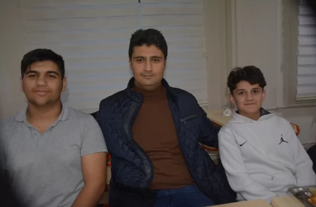 Trabzon’da Çaykara Kaymakamı öğretmen ve öğrencilerle iftar yaptı