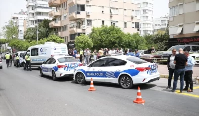 Antalya’da Otomobilin Çarptığı Belediye İşçisi Hayatını Kaybetti