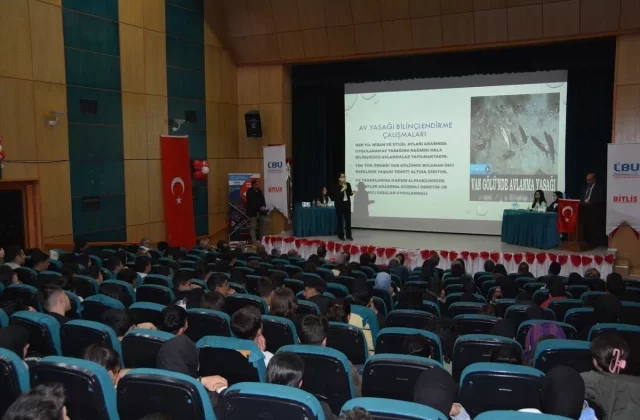 Bitlis Anadolu Lisesi’nde Sosyal Sorumluluk ve Toplum Hizmeti Semineri Düzenlendi