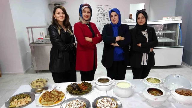 Bitlisli 7 Girişimci Kadın, Yöresel Ürünlerin Satışını Yapacak Kadın Kooperatifini Kurdu