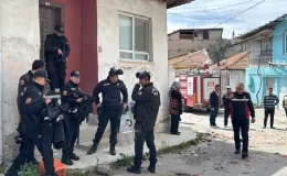 Burdur’da şizofreni hastası, 4 polisi hastanelik etti