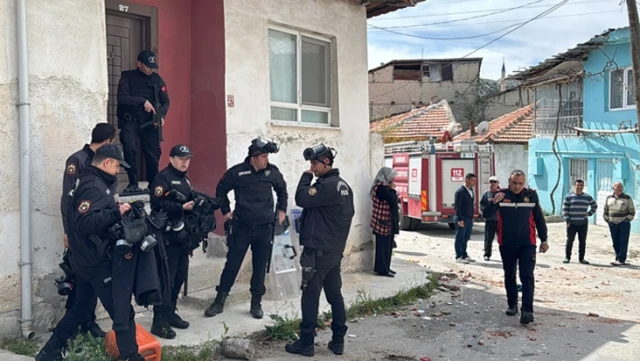 Burdur’da şizofreni hastası, 4 polisi hastanelik etti