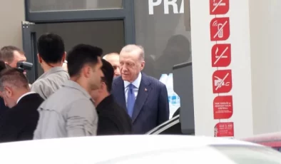 Cumhurbaşkanı Erdoğan’dan sürpriz ziyaret! Akaryakıt istasyonuna uğradı
