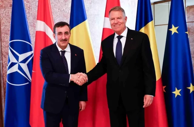 Cumhurbaşkanı Yardımcısı Cevdet Yılmaz Romanya’da Cumhurbaşkanı Iohannis ile Görüştü