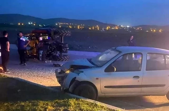 Elazığ’da otomobil ile traktör çarpışması sonucu 1 kişi yaralandı