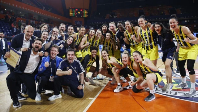 Fenerbahçe Kadın Basketbol Takımı, üst üste ikinci kez EuroLeague şampiyonu oldu