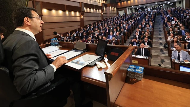 İBB meclisinde yeni dönem!  AK Parti’nin teklifleri, CHP’nin oy çokluğuyla reddedildi