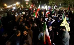 İran’ın İsrail’e saldırısı Tahran’da coşkuyla kutlandı! “Kahrolsun İsrail” sloganları attılar
