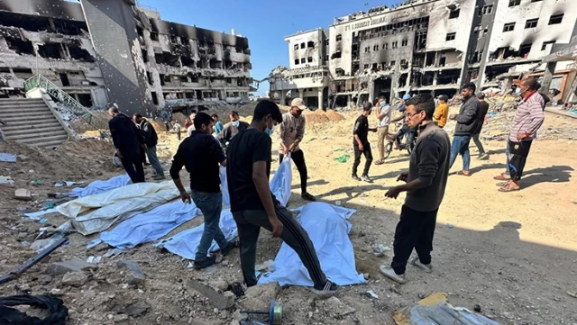 İsrail’in vurduğu Gazze’deki Şifa Hastanesi avlusunda toplu mezar bulundu