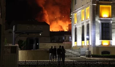 İzmir’de Tarihi Kemeraltı Çarşısı’nda yangın