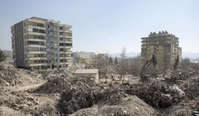 Kahramanmaraş’taki depremde 52 kişiye mezar olmuştu: Patlıcan tarlasına bina dikmişler