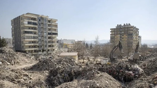 Kahramanmaraş’taki depremde 52 kişiye mezar olmuştu: Patlıcan tarlasına bina dikmişler