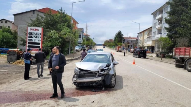 Karabük’te otomobil tır ile çarpıştı: 1 yaralı