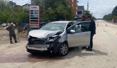 Karabük’ün Eflani ilçesinde tırla çarpışma: Otomobil sürücüsü yaralandı