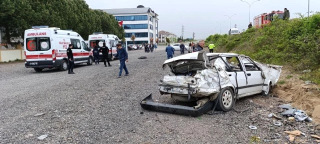 Karasu’da Lastiği Patlayan Otomobil Kadına Çarptı: 1 Ölü