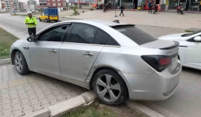 Samsun’da Otomobil Çarpışması: Bir Kişi Yaralandı