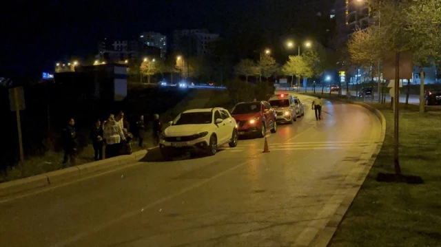 Samsun’un Atakum ilçesinde şarampole devrilen otomobilin sürücüsü yaralandı