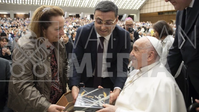 AK Parti Milletvekili Serkan Bayram, Papa Francis ile buluştu