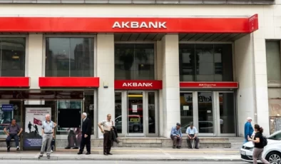 Akbank müşterileri ayaklandı! “Haberimiz olmadan hesabımızdan para çekildi” iddiası