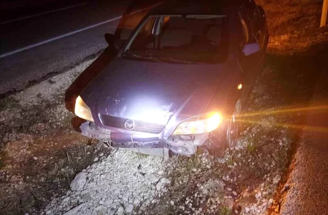 Burdur-Fethiye karayolunda otomobil kaza yaptı
