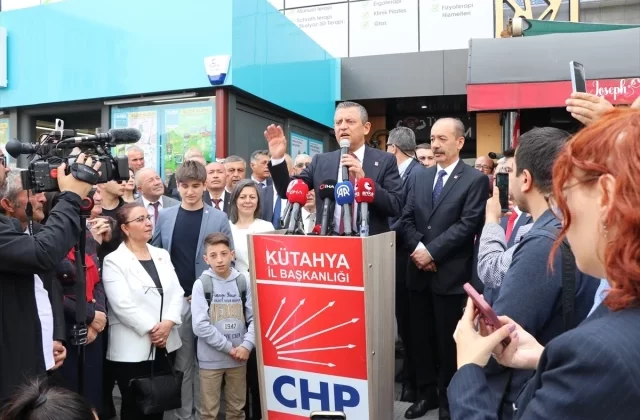 CHP Genel Başkanı Özgür Özel, Emeklinin Maaşını Asgari Ücrete Çıkaracağız