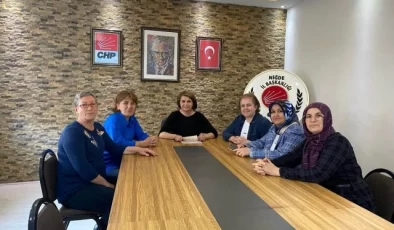 CHP Niğde İl Kadın Kolları Başkanı ve yönetimi istifa etti