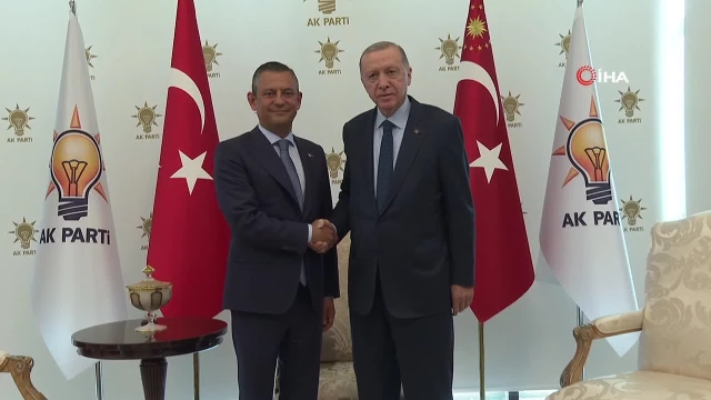 Cumhurbaşkanı Erdoğan ile CHP Genel Başkanı Özel’in görüşmesi başladı