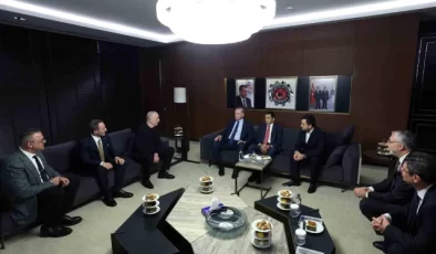 Cumhurbaşkanı Erdoğan, Pevrul Kavlak için Türk Metal Sendikası’na taziye ziyaretinde bulundu