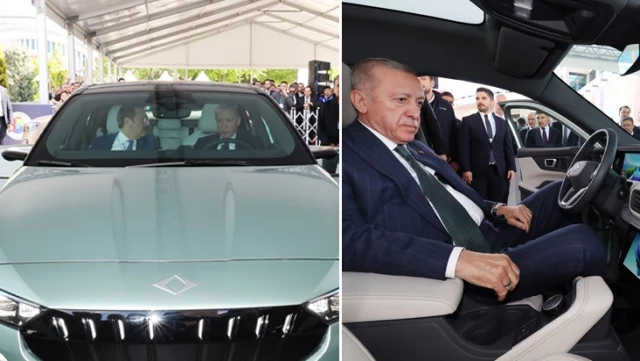 Erdoğan, Togg’un yeni modeli T10F’yi inceledi! Gelecek sene yollarda olacak