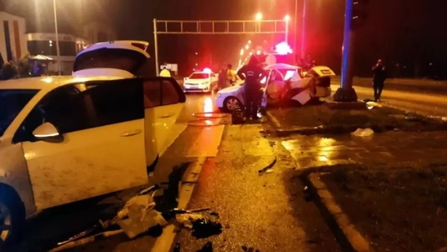Erzurum’da korkunç kaza! 3 kişi hayatını kaybetti, 1’i ağır 5 kişi yaralandı