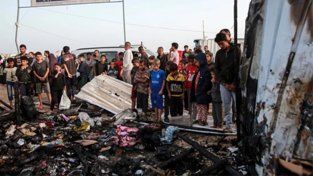 İsrail, skandal çadır saldırısına kılıf arıyor! “Şarapneller yakıt deposuna isabet etti” diye savundular