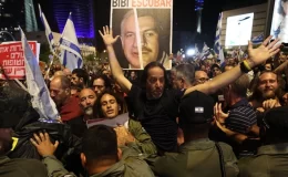 İsrail’de sokaklar alev alev! Netanyahu’nun yanı başına kadar giren göstericilerin iki isteği var