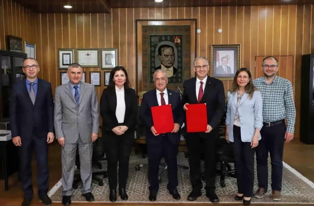 Kocaeli Üniversitesi Rektörü Prof. Dr. Nuh Zafer Cantürk, Atatürk Üniversitesi’ni ziyaret etti