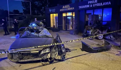 Kocaeli’de feci kaza: Yaya hayatını kaybetti, otomobil ikiye bölündü