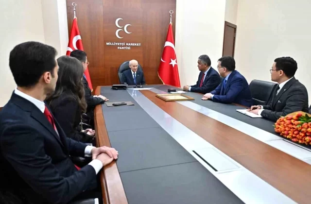 MHP Genel Başkanı Devlet Bahçeli’ye TÜRKSOY Heyeti ve Ahmed Cavad Ailesi Ziyareti