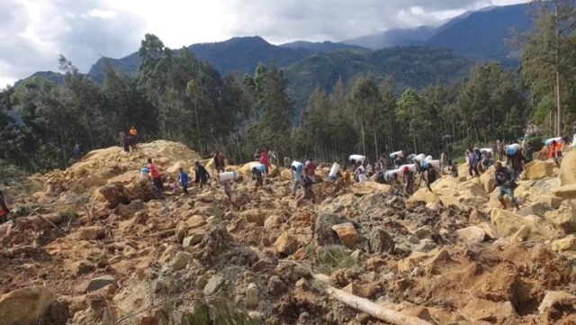 Papua Yeni Gine’de bilanço ağırlaşıyor! 1100 ev toprak altında kaldı, ölü sayısı 300’ün üzerine çıktı