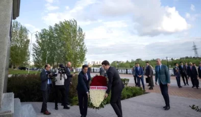 TBMM Başkanı Numan Kurtulmuş Kazakistan’da Atatürk Anıtı’na çelenk bıraktı