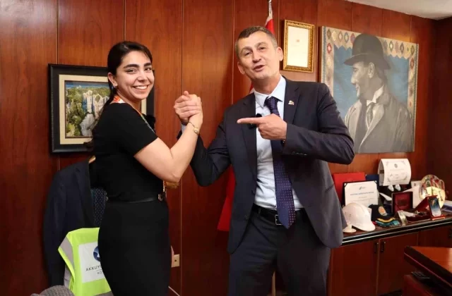 Toros Üniversitesi Hemşirelik Öğrencisi Türkiye Bilek Güreşi Şampiyonu
