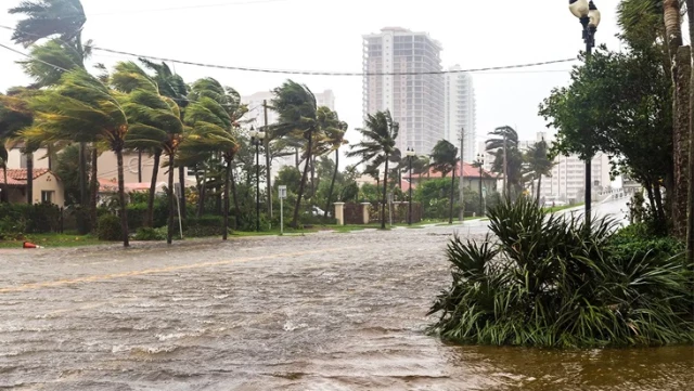 ABD’yi sel vurdu, Florida’da “acil durum” ilan edildi
