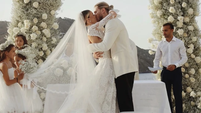 Bir çocukları olan sunucu Diletta Leotta ve futbolcu Loris Karius evlendi