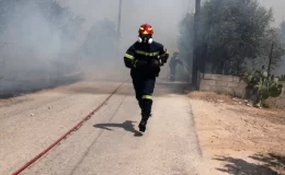 Komşuda yangın paniği! Alevler başkent Atina’yı tehdit ediyor